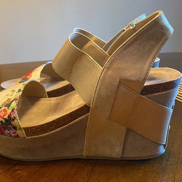 New In Box Beautiful Nature Breeze Heels Size 10 - Picture 4 of 9